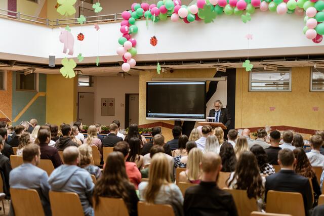 Das Atrium der Schule wurde liebevoll dekoriert | Foto: Floyd Flämig /BBS