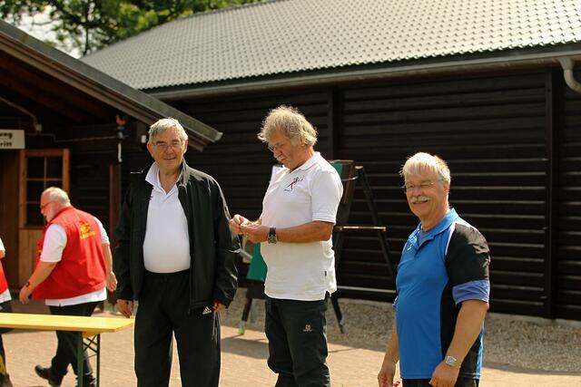 (v.li.): Wolfgang Kruse-Bohmke (Platz zwei, Ohlendorf), Dietrich Fiebig (Platz eins, Ohlendorf), Werner Magath ( Platz drei, 1.BSC Nordheide) | Foto: BSC Nordheide