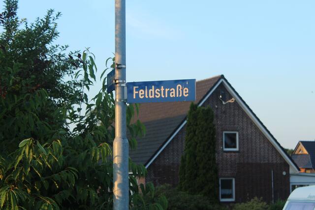 Über die Feldstraße geht es weiter