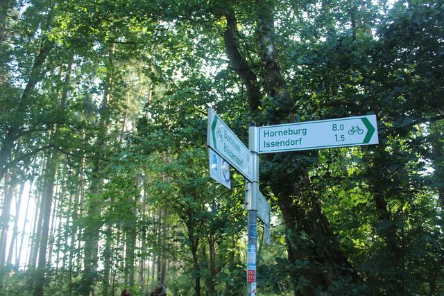 Wir folgen den Schildern in Richtung Issendorf