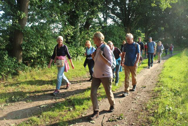 ... immer geradeaus auf dem Weg bleiben ...