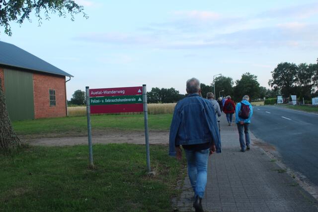 ... in Richtung Auetal-Wanderweg ...