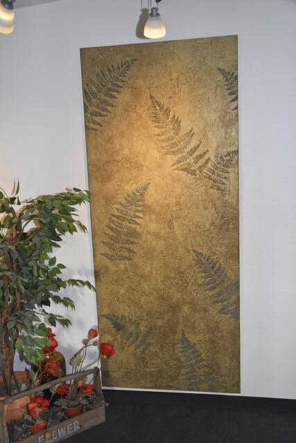 Dieses Gestaltungsmotiv mit einer Putz- und Schabloniertechnik hat Sohn Jeremy Best erstellt | Foto: Axel-Holger Haase