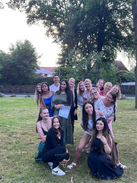 Die erfolgreichen Absolventen im Bereich Zahnmedizin | Foto: BBS Buchholz