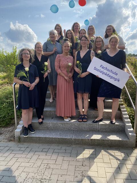 Die erfolgreichen Absolventinnen im Bereich Sozialpädagogik | Foto: BBS Buchholz