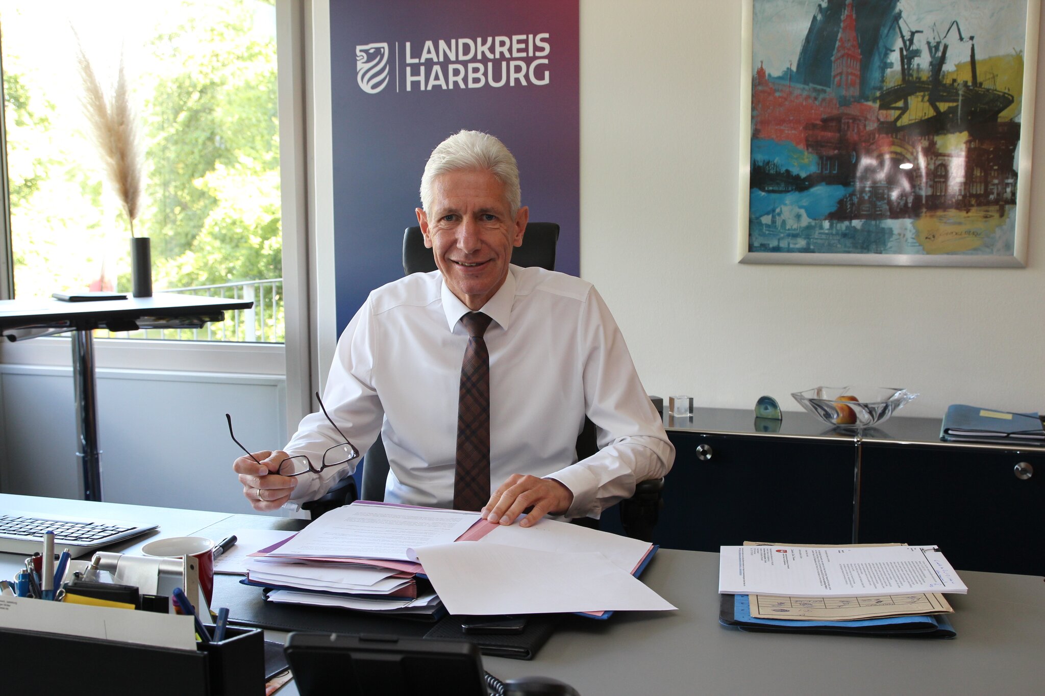 Trassenpläne und Kostenexplosion Landrat Rainer Rempe im WOCHENBLATT