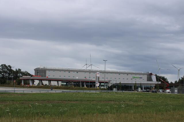 Mega-Investition: Über 20 Millionen Euro stecken im auf rund 15 Hektar errichteten Break Autohof Hamburg-Nordheide mit Tankstelle und Hotel an der A7 | Foto: ce