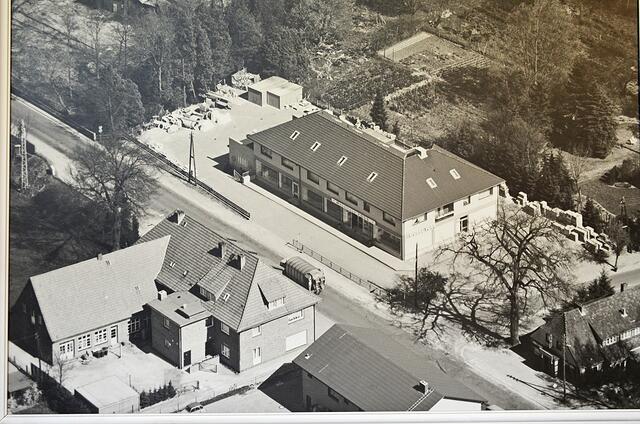 Das Gebäude an der Brückenstraße 23-25 (rechts im Bild) wurde auf dem Gelände der ehemaligen Gärtnerei errichtet | Foto: Archiv