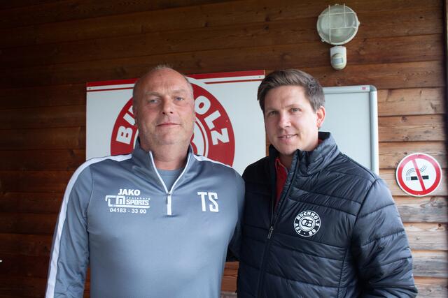 Wieder an der Linie: TSV-Buchholz-08-Chefcoach Thorsten Schneider (li.) und Liga-Manager Julian Kühn | Foto: WOCHENBLATT