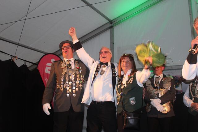 Vogelkönig Torben Pfitzner, König der Könige Uwe Ledzinski und Königin der Damenköniginnen Gabi Bredy