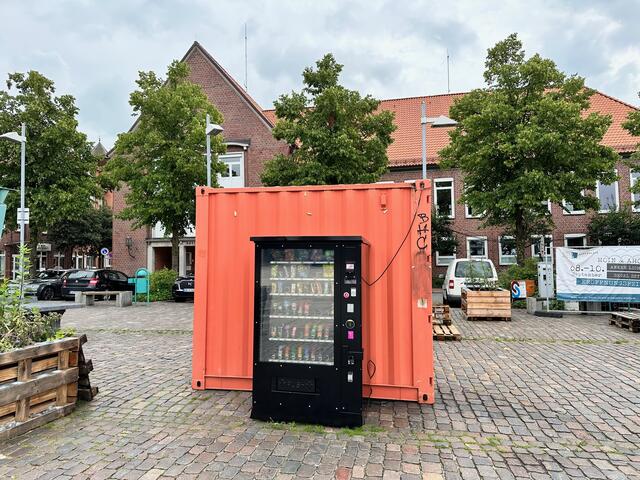 Der Getränkeautomat ist mit jeder Menge Softdrinks bestückt | Foto: jd