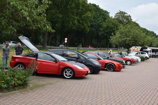 Ein buntes Bild an Fahrzeugen bekamen die Besucher zu sehen | Foto: Axel-Holger Haase