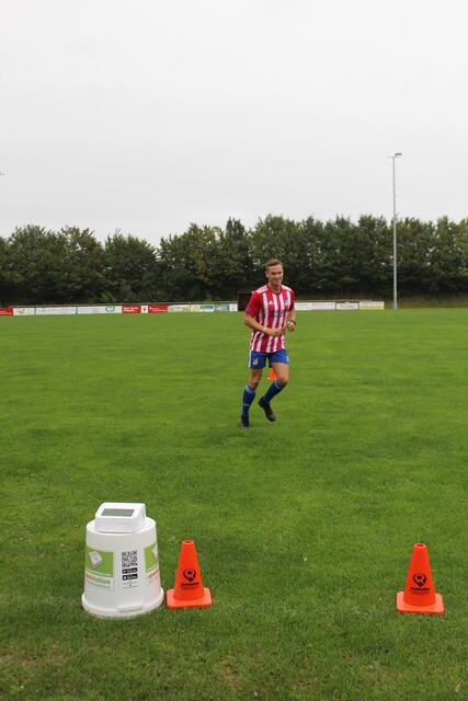  Patrick Ehlers testet als Erster die "Sportstation 2"  | Foto: pm