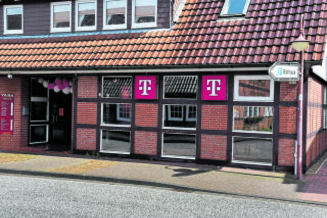 Das Geschäft "Mobil-Punkt." befindet sich zentral an der Hittfelder Kirchstraße 18 | Foto: Axel-Holger Haase