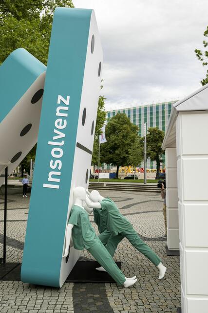 Bildliche Darstellung des Domino-Effekts | Foto: NKGEV