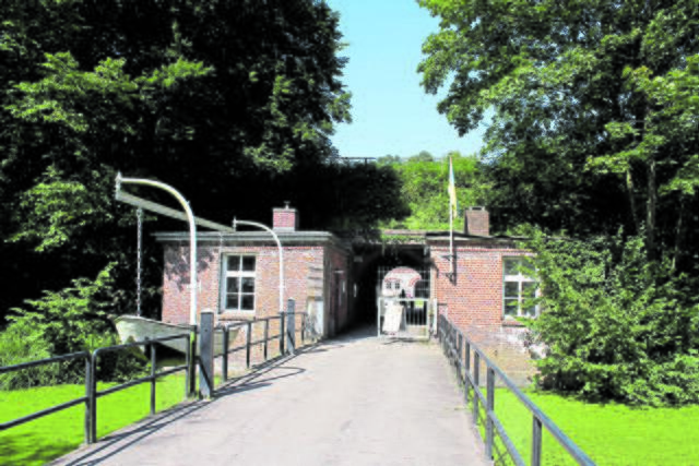 Der Festungseingang mit Brücke | Foto: sb