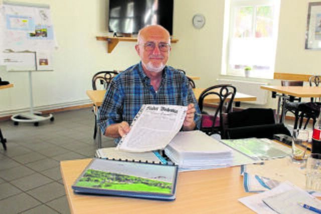 Werner Weimar hat für das Festungstagebuch u.a. in alten Zeitungsartikeln recherchiert | Foto: sb