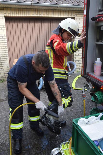 Nach dem Einsatz wurden die Gerätschaften gründlich gereinigt | Foto: Feuerwehr Harsefeld