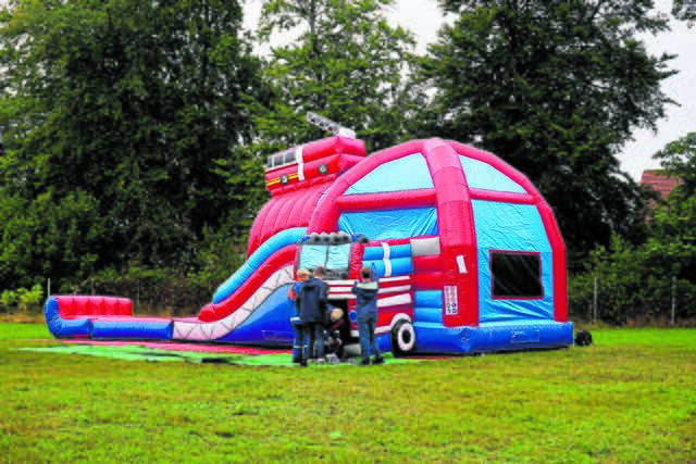 Für Kinder gibt es u.a. eine Hüpfburg | Foto: Heimatverein Wiepenkathen