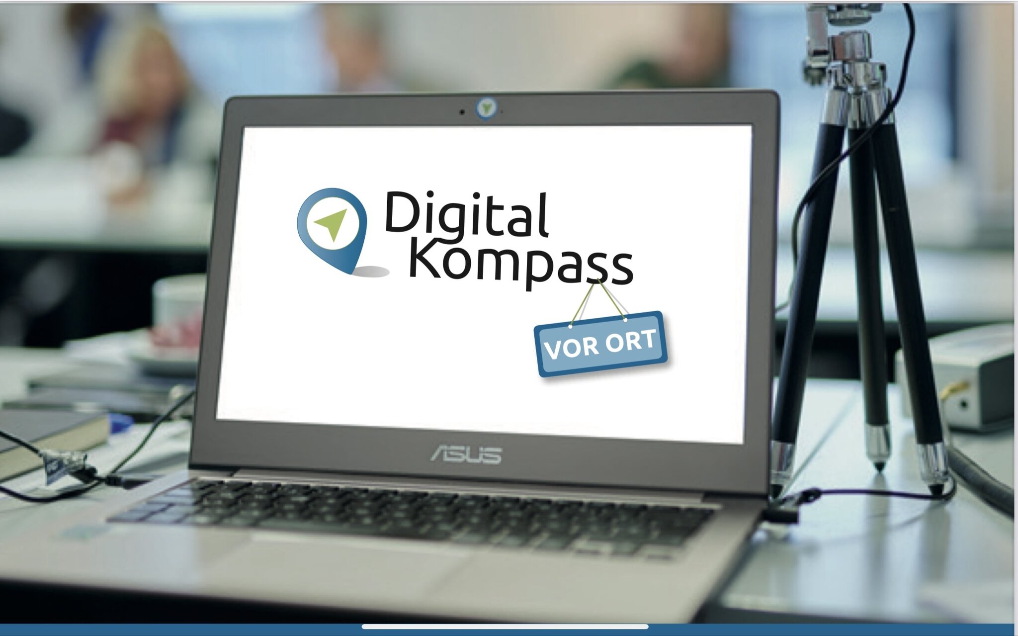 Der Digital Kompass zeigt Ein Video über die Arbeit des Digital