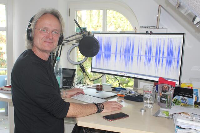 Marcel "Tippi" Tippmann vom "Rockcast" bei der Aufnahme  | Foto: pm