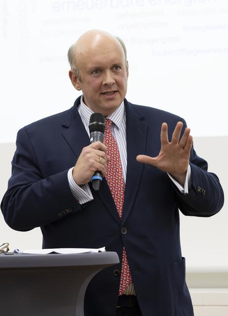 IHK-Hauptgeschäftsführer Christoph von Speßhardt setzt auf den Abbau von Bürokratie | Foto: Landkreis Stade / Christian Schmidt