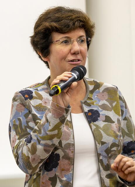  Gewerkschafterin Petra Adolph lobt die enge Einbindung der örtlichen Betriebsräte | Foto: Landkreis Stade / Christian Schmidt