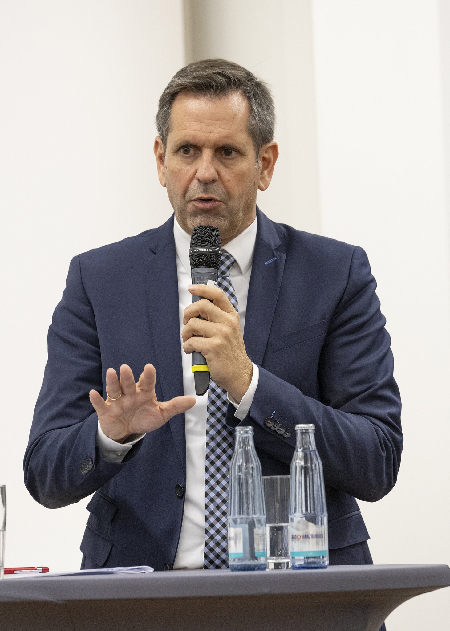 Stader Chemiestandort Olaf Lies beim Auftakt zu dreijährigem