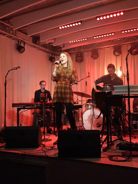 Nora Sänger zeigt ihre musikalischen Qualitäten | Foto: Nora Sänger