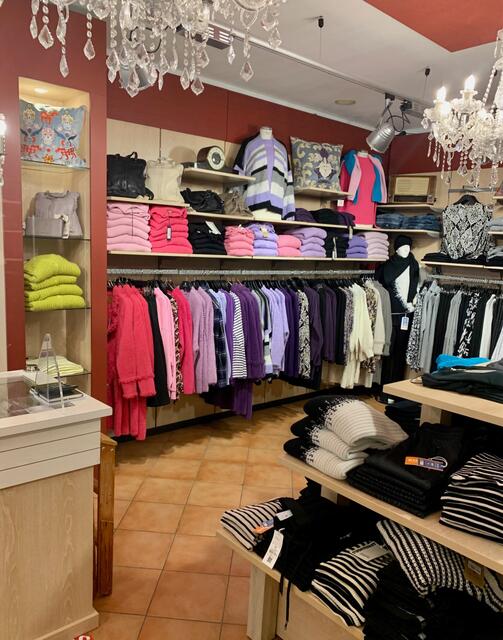 In dem Showroom findet der Kunde mit Sicherheit das passende Bekleidungsstück | Foto: Jucarts Moden