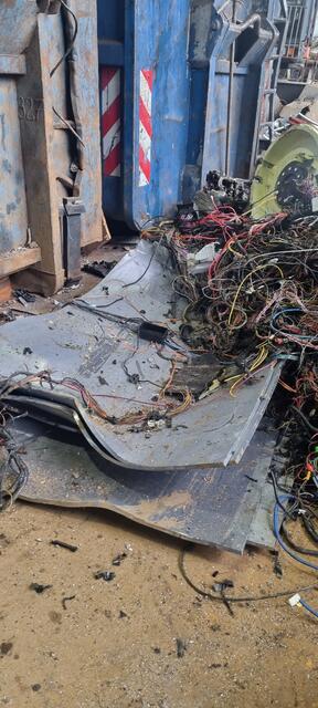 Die Diebesbande hatte auch jede Menge Kabel und Metall zusammengeklaut | Foto: Polizei