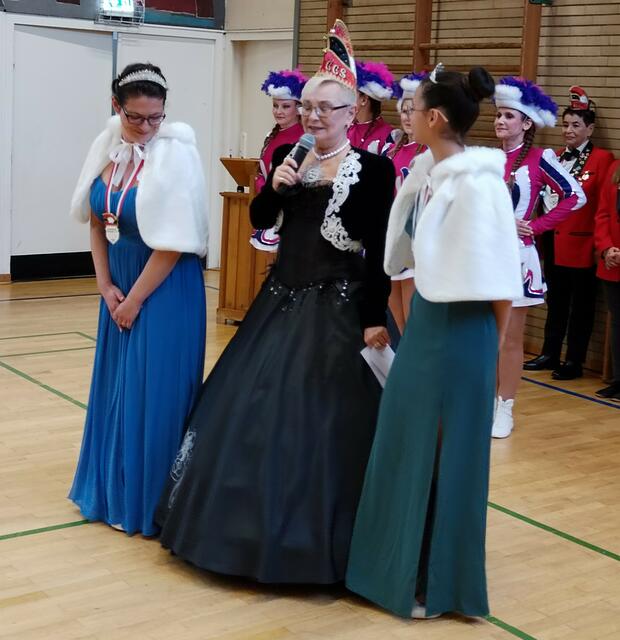 Prinzessinnen Odette und Kaylee gaben sich die Ehre.  | Foto: Rüdiger Störtebecker 