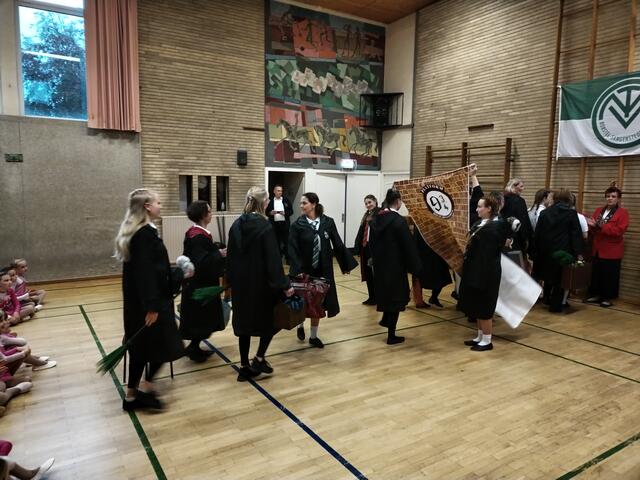 Showtanz der Elbperlen.
Harry Potter.  | Foto: Rüdiger Störtebecker 