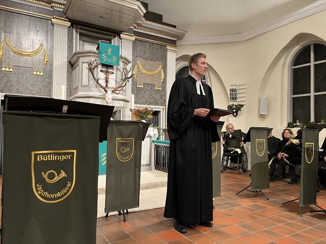 Pastor Georg Stahlmann predigte bei der Hubertusmesse über Gottes Spuren in der Welt | Foto: Kirchengemeinde Elbmarsch