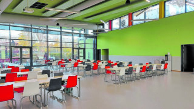 Hell und farbenfroh präsentiert sich die neue Mensa | Foto: Hansestadt Stade