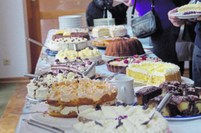 Leckeres Tortenbüfett | Foto: Kirchengemeinde