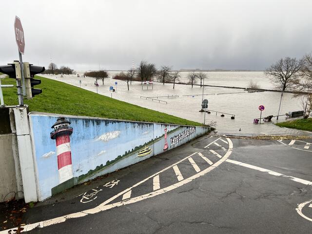 Das Deichvorland stand unter Wasser | Foto: Daniel Beneke