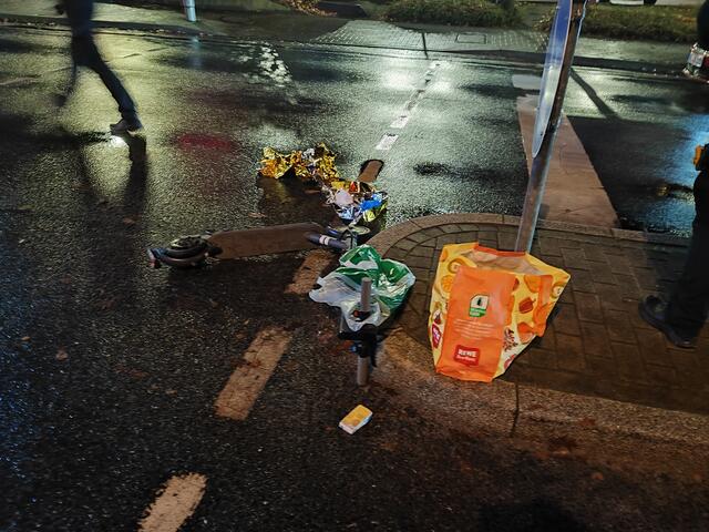 Stummer Unfallzeuge: Der E-Scooter der 19-Jährigen | Foto: thl