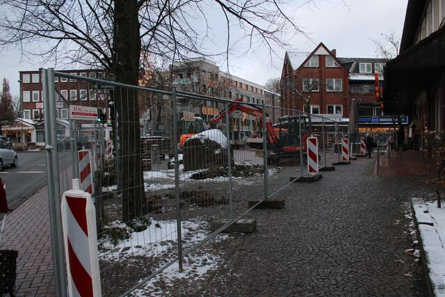 Auch der Bereich vor der Bäcker-Weiss-Filiale wird neu gestaltet