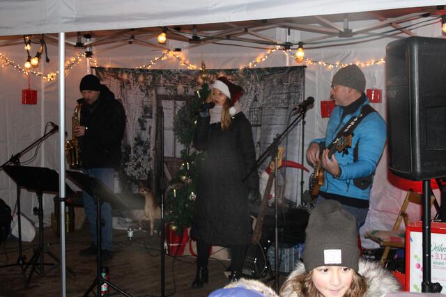 Auch die Band "Stereo Sunset" heizte auf der Bühne ein | Foto: ce