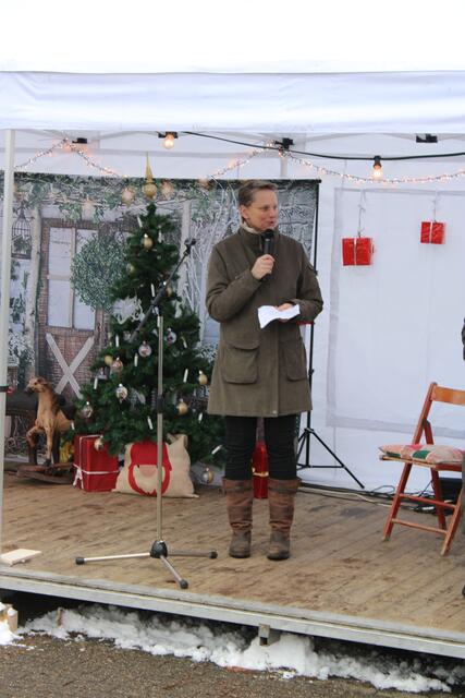 Ortsbürgermeisterin Bianca Tacke lobte den Weihnachtsmarkt als "Bereicherung für die Region" | Foto: ce