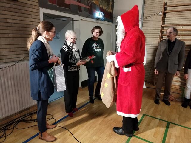 Weihnachtsmann im Einsatz.  | Foto: Rüdiger Störtebecker 