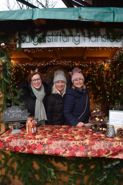 Veranstalten den Markt jedes Jahr mit vielen Helfern komplett ehrenamtlich: Sandra Kretschmar, Franzi Wiegels und Aneta Gröger (v. li.) von der Bürgerstiftung 