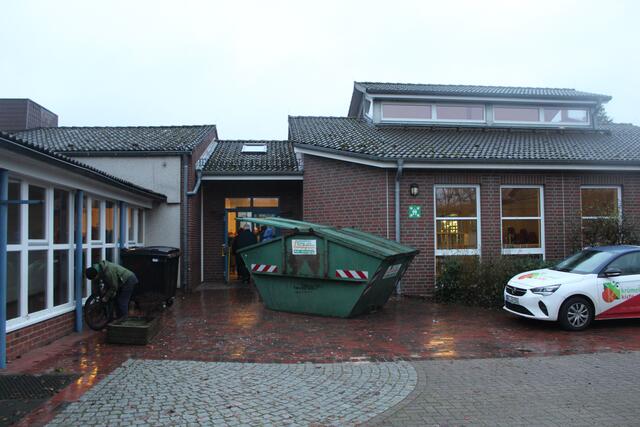 Die ehemalige Grundschule an der Heide wurde zur Notunterkunft umfunktioniert | Foto: pm
