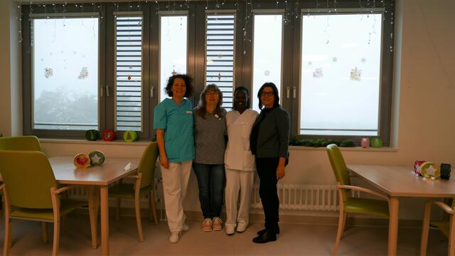 Machen es den Patienten auf der geriatrischen Station in Buchholz schön: (v. li.) Nadiya Nikolaidi, Astrid  Pölk-Fruntke, Harriet Rausche und Sandra Kaltschmidt  | Foto: Krankenhaus Buchholz