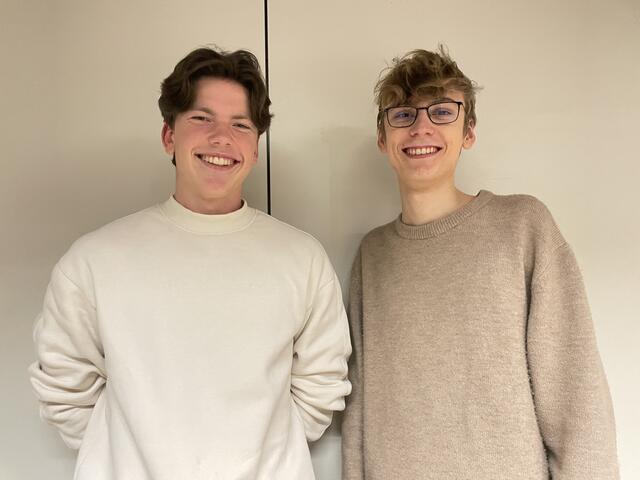 v. li.: Adrian Lehmann (16 Jahre, 11. Klasse) und Felix Schirmer  (16 Jahre, 11. Klasse). Zwei der insgesamt fünf Schülervertreter. Nicht im Bild: Konrad Draabe (9. Klasse), Levi Schäfer (5. Klasse) und Anna Mannigel (10. Klasse)  | Foto: sra