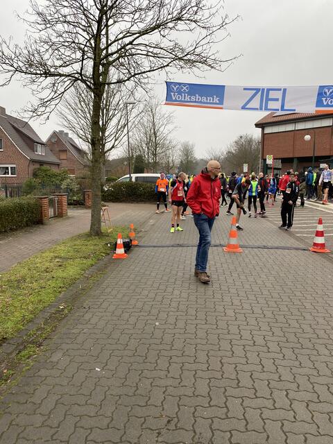 Thomas Hargus von Raceresult bei der Abnahme der Start- und Ziellinie | Foto: Schlichtmann