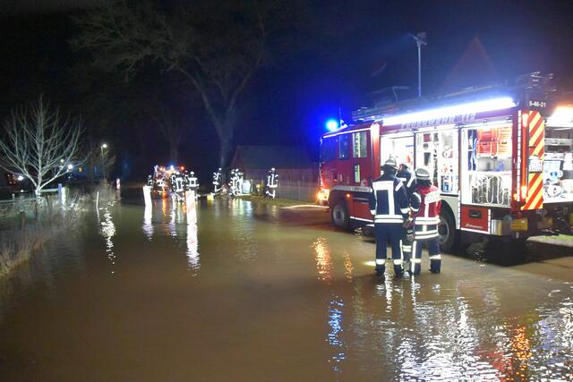 Die überflutete Straße sah aus wie ein riesiges Wasserbecken | Foto: Mathias Wille