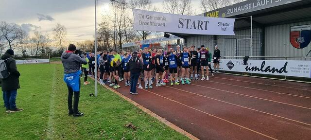 Gleich erfolgt der Start im Kehdinger Stadion | Foto: ig