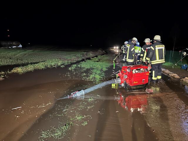 Das Wasser wurde abgepumpt | Foto: Feuerwehr Buxtehude